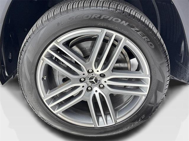Photo of 2025 Black Mercedes-Benz GLS 450