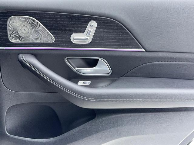Photo of 2025 Black Mercedes-Benz GLS 450