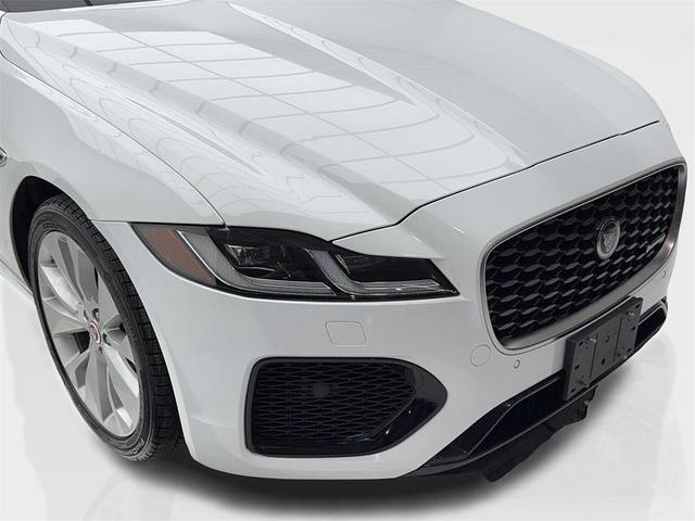Photo of 2022 White Jaguar XF