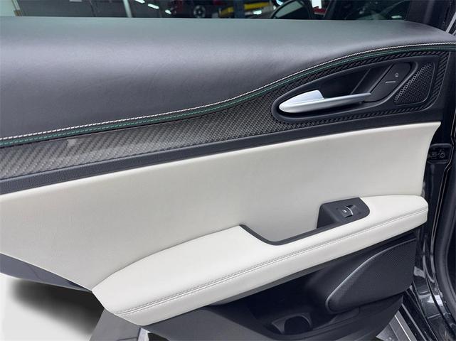 Photo of 2020 Vulcano Black Metallic Alfa Romeo Stelvio