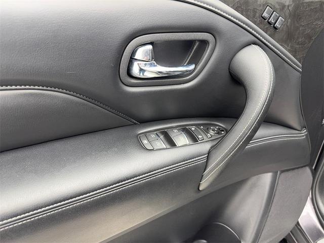 Photo of 2023 Anthracite Gray INFINITI QX80