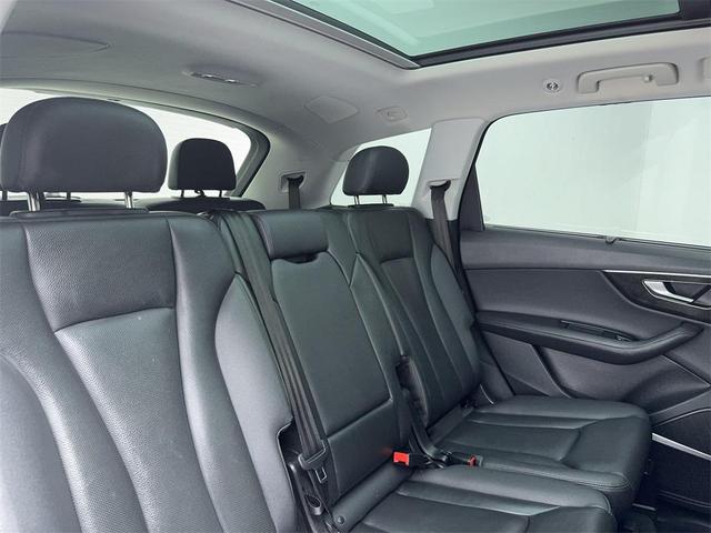 Photo of 2023 Black Metallic Audi Q7