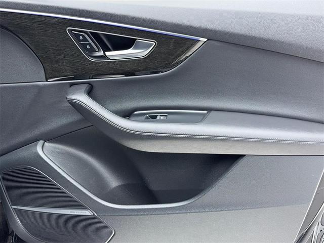 Photo of 2023 Black Metallic Audi Q7