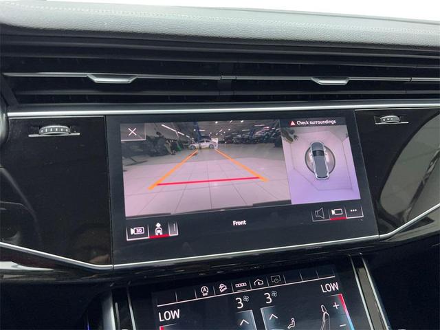 Photo of 2023 Black Metallic Audi Q7