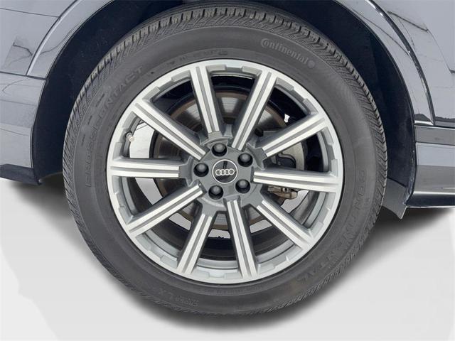 Photo of 2023 Black Metallic Audi Q7