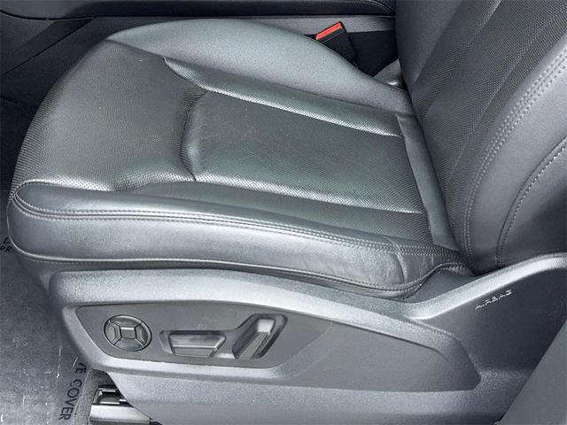 Photo of 2023 Black Metallic Audi Q7