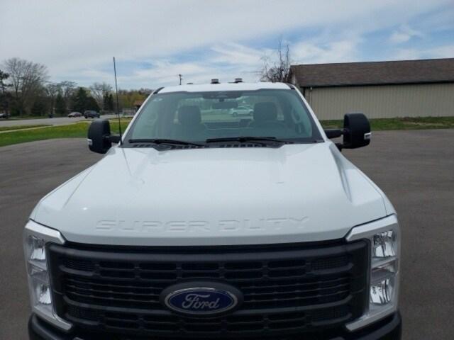 Photo of 2024 Oxford White Ford F-250