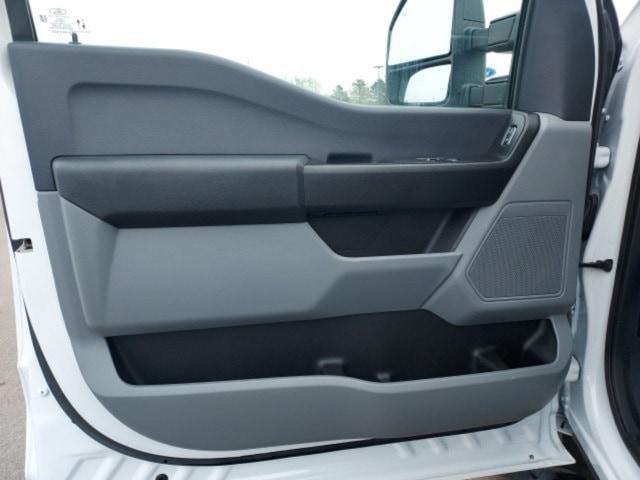 Photo of 2024 Oxford White Ford F-250