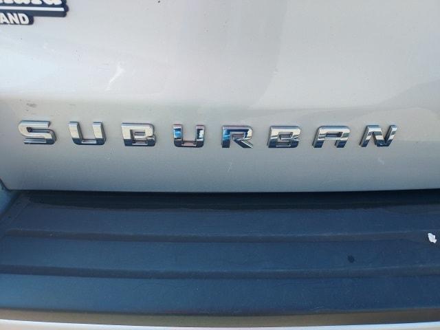 Photo of 2016 Silver Ice Metallic Chevrolet Suburban
