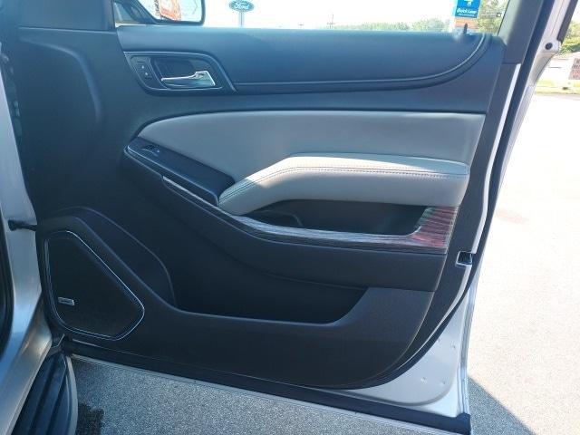 Photo of 2016 Silver Ice Metallic Chevrolet Suburban