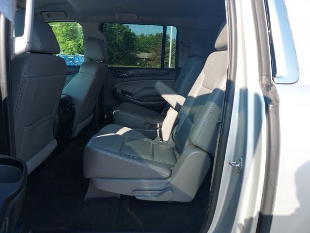 Photo of 2016 Silver Ice Metallic Chevrolet Suburban