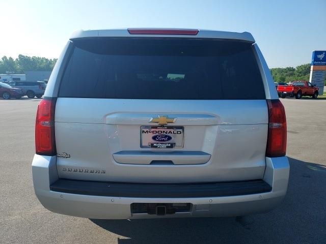 Photo of 2016 Silver Ice Metallic Chevrolet Suburban