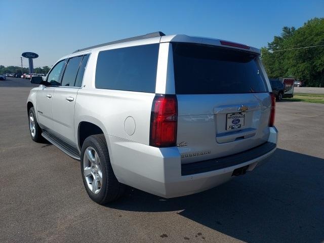 Photo of 2016 Silver Ice Metallic Chevrolet Suburban