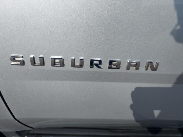 Photo of 2016 Silver Ice Metallic Chevrolet Suburban