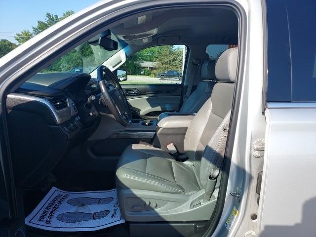 Photo of 2016 Silver Ice Metallic Chevrolet Suburban