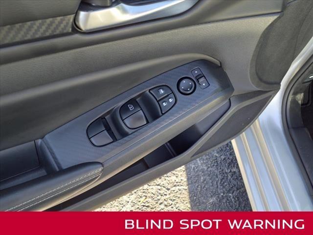 Photo of 2024 Brilliant Silver Metallic Nissan Altima