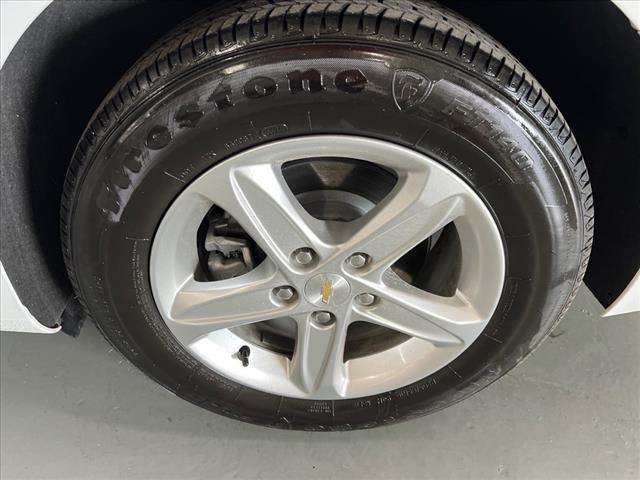 Photo of 2024 White Chevrolet Malibu