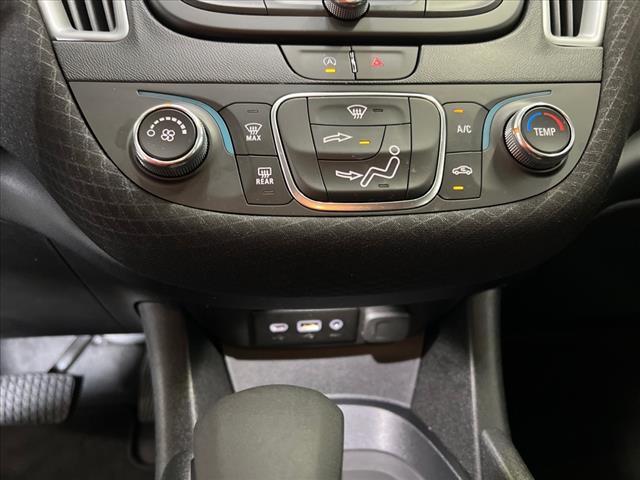 Photo of 2024 White Chevrolet Malibu
