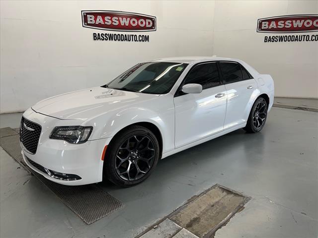 2019 Chrysler 300