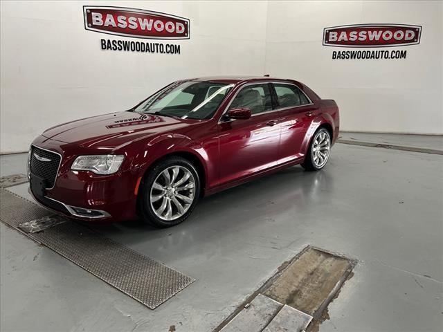 2019 Chrysler 300