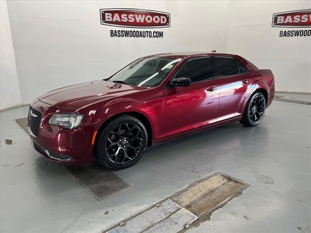 2019 Chrysler 300