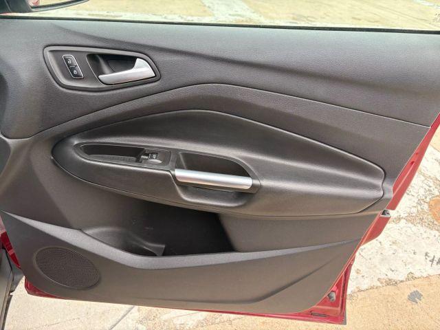 Photo of 2014 Red Ford Escape