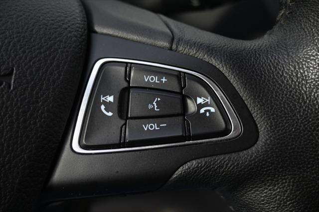 Photo of 2019 Lightning Blue Metallic Ford Escape