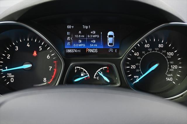 Photo of 2019 Lightning Blue Metallic Ford Escape