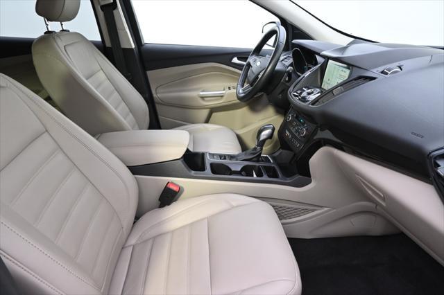 Photo of 2019 Lightning Blue Metallic Ford Escape