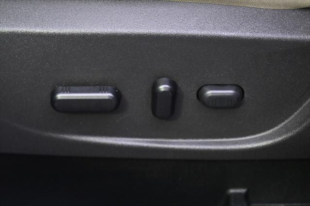 Photo of 2019 Lightning Blue Metallic Ford Escape