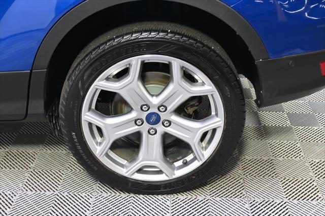 Photo of 2019 Lightning Blue Metallic Ford Escape