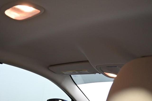 Photo of 2016 Vivid Blue Pearlcoat Chrysler 200