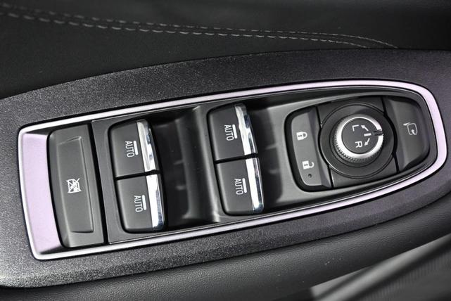 Photo of 2025 Ice Silver Metallic Subaru Outback