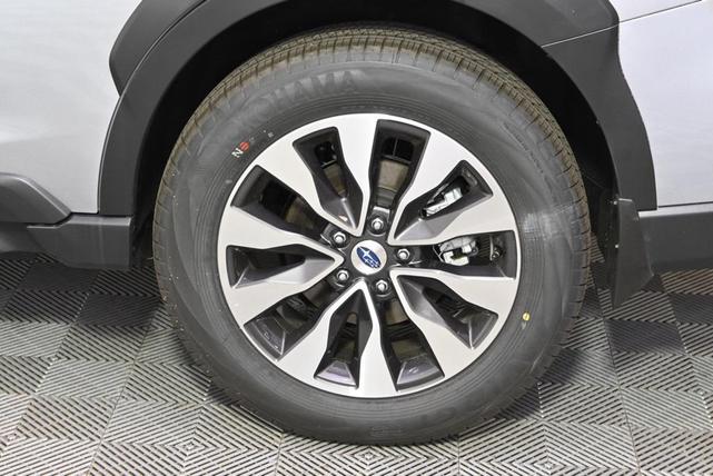 Photo of 2025 Ice Silver Metallic Subaru Outback