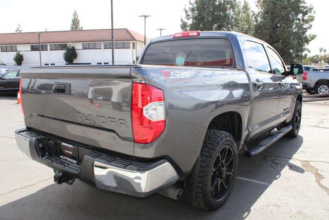 Photo of 2019 Gray Toyota Tundra