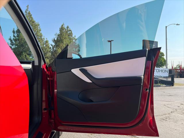 Photo of 2022 Red Multi-Coat Tesla Model Y