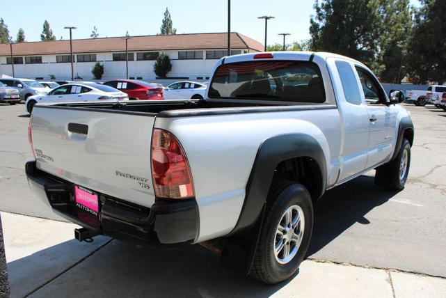 Photo of 2012 Silver Toyota Tacoma