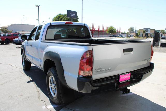 Photo of 2012 Silver Toyota Tacoma