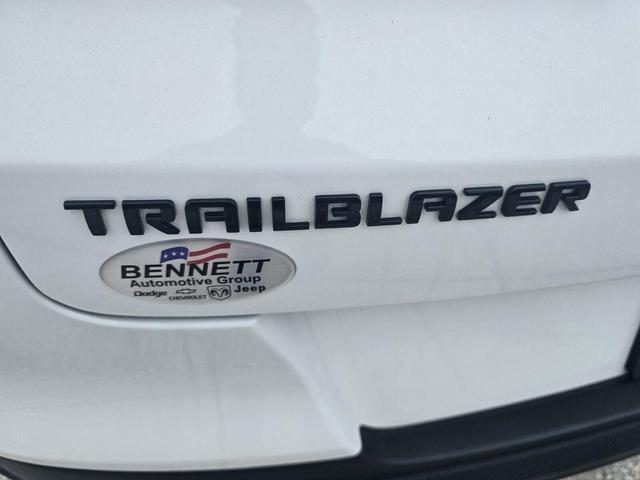 Photo of 2023 Summit White Chevrolet Trailblazer