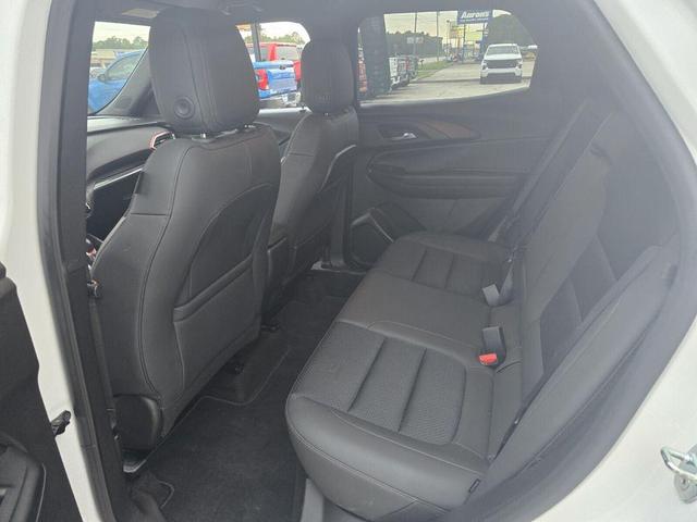 Photo of 2023 Summit White Chevrolet Trailblazer