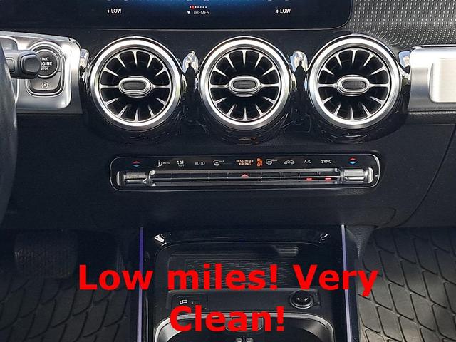 Photo of 2021 White Mercedes-Benz GLB 250