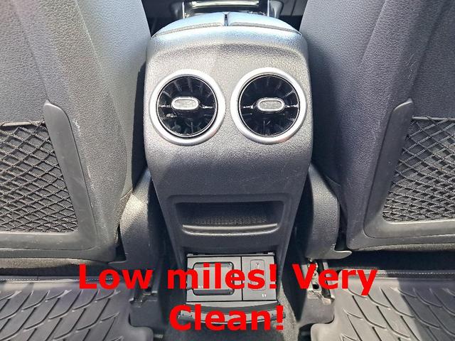 Photo of 2021 White Mercedes-Benz GLB 250