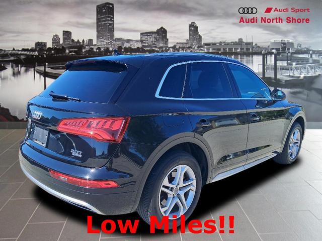 Photo of 2018 Black Metallic Audi Q5