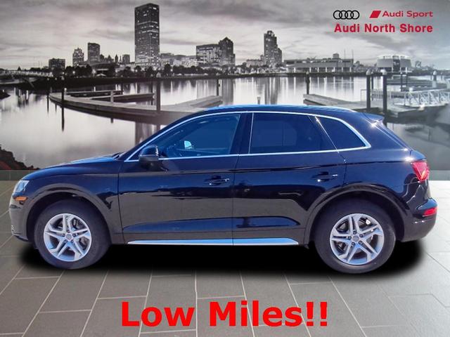 Photo of 2018 Black Metallic Audi Q5