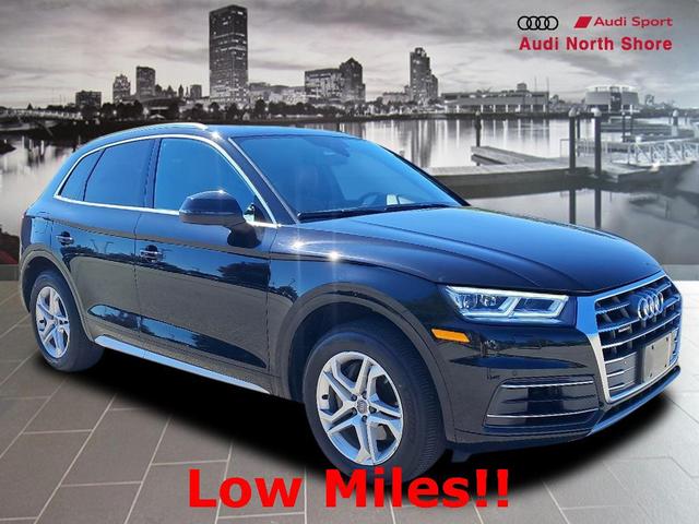Photo of 2018 Black Metallic Audi Q5
