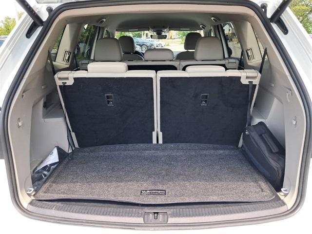 Photo of 2024 Pure White Volkswagen Atlas