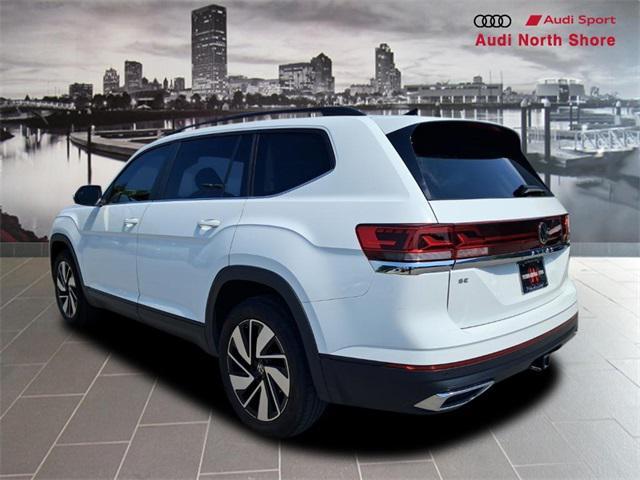 Photo of 2024 Pure White Volkswagen Atlas