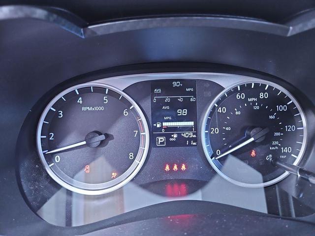 Photo of 2025 Gun Metallic Nissan Versa