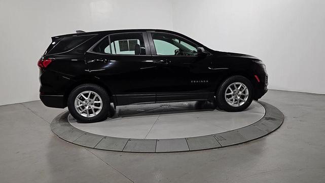 Photo of 2022 Mosaic Black Metallic Chevrolet Equinox