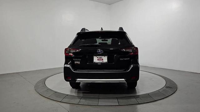 Photo of 2023 Crystal Black Silica Subaru Outback